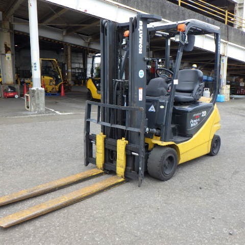 Xe nâng điện Komatsu 2.0 tấn FB20A-12 chui công