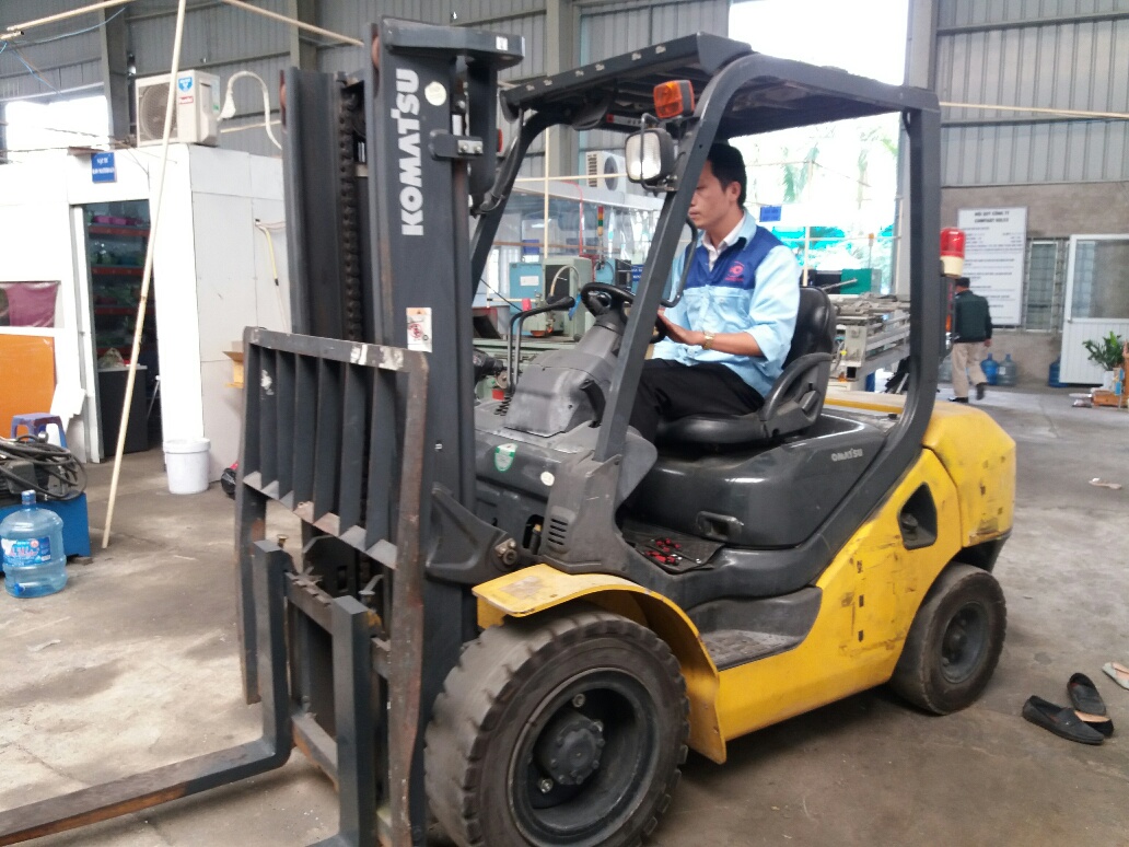 Giá Xe nâng Komatsu 2.5 tấn đã qua sử dụng. - Ảnh 3