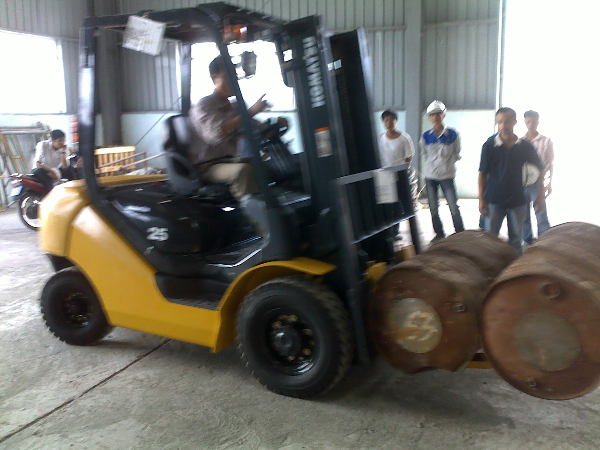 xe nâng Xăng - Gas Komatsu FG25T-17 - Ảnh 2