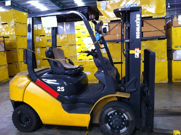 5 điều lưu ý trong khi bảo dưỡng xe nâng dầu Komatsu 2.5-3 tấn