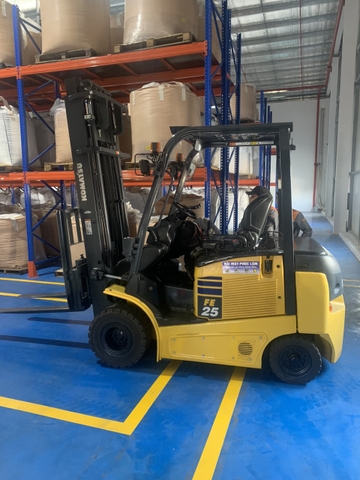 Bàn giao xe nâng điện Komatsu FE25-1 cho Công ty Kohsei Muiltipack