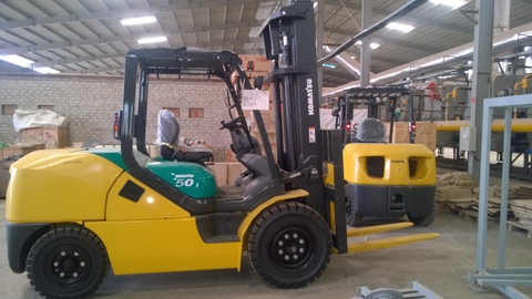 Dòng xe nâng 5 tấn sản xuất tại Nhật Bản đứng đầu thị trường hiện nay.