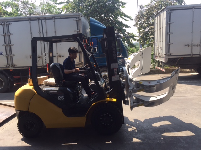 Xe nâng Komatsu 3.5 tấn kẹp giấy - Ảnh 3