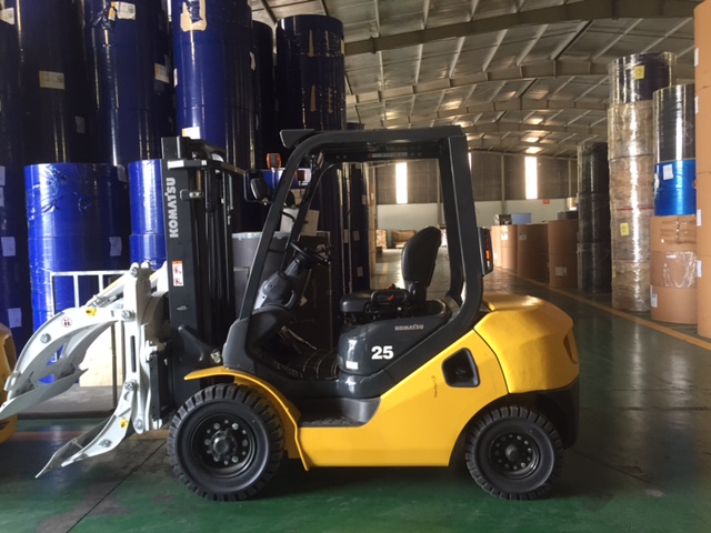 Xe nâng Komatsu 3.5 tấn kẹp giấy - Ảnh 4