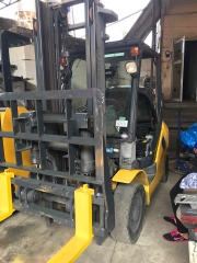 Lắp bộ gật gù xe nâng Komatsu 2.5 tấn cho khách hàng Hà Nam