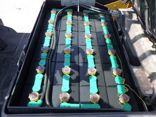 Xe nâng điện Komatsu 1.5 tấn sx 2018 có sạc không dây - Ảnh 7