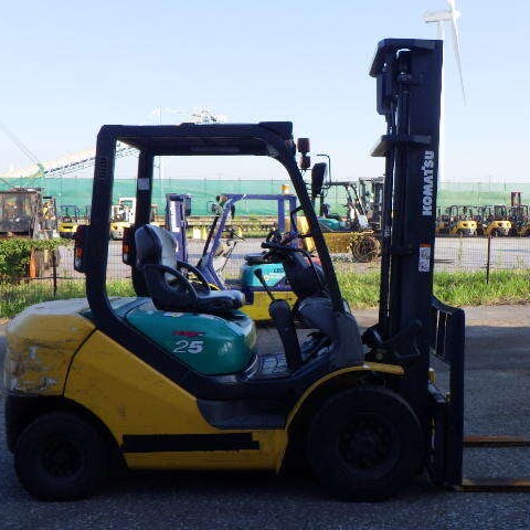 Xe nâng Komatsu 2.5 tấn sx 2006 #721080