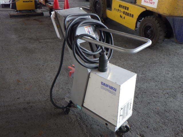 Xe nâng điện Komatsu 1.5 tấn sx 2018 có sạc không dây - Ảnh 9