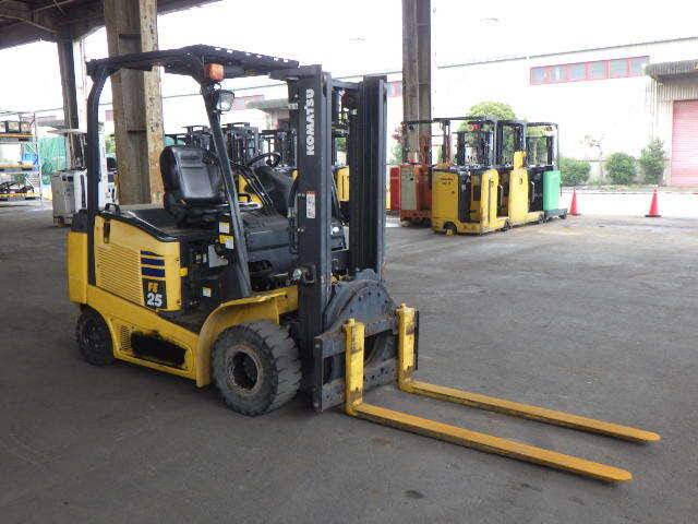 XE NÂNG ĐIỆN 2.5 TẤN KOMATSU CÓ MÂM XOAY FE25-1 303282 - Ảnh 3