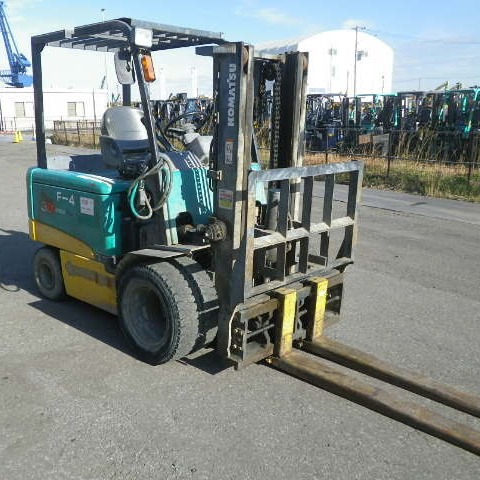 Xe nâng điện Komatsu 3 tấn FB30-11