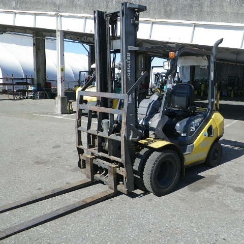 Xe nâng Komatsu 2.5 tấn gật gù lốp đôi, FD25T-17