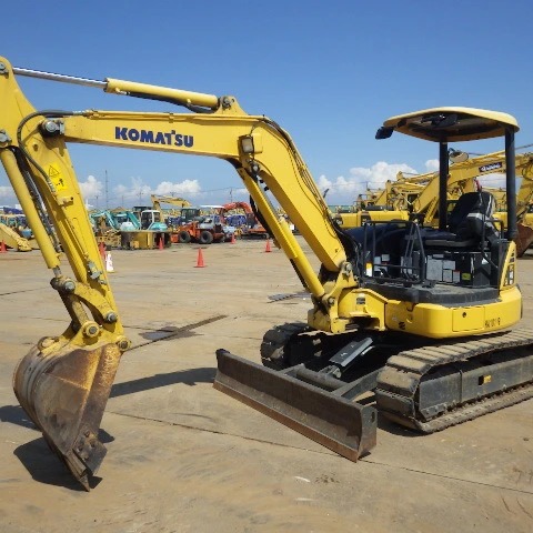 Máy xúc Komatsu mini PC30MR-3