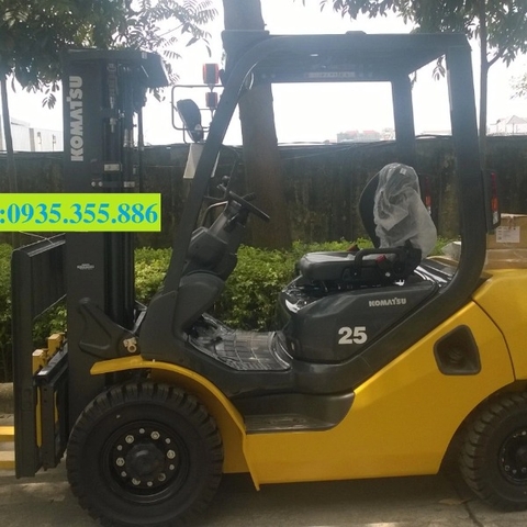 Xe nâng Komatsu 2,5 tấn Nhật chui công tại Hải Phòng