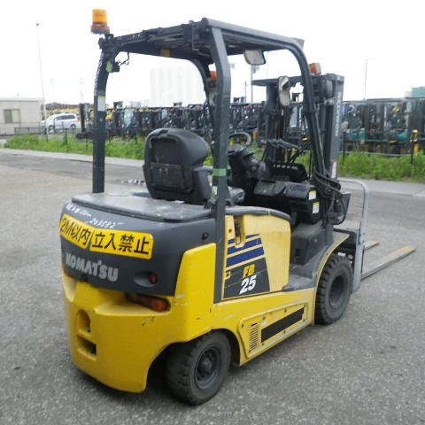 Xe nâng điện Komatsu 2.5 tấn, SX 2014