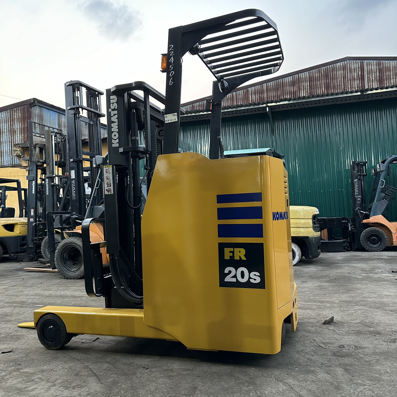 Xe nâng điện đứng lái Komatsu 2.0T#R2B 06115