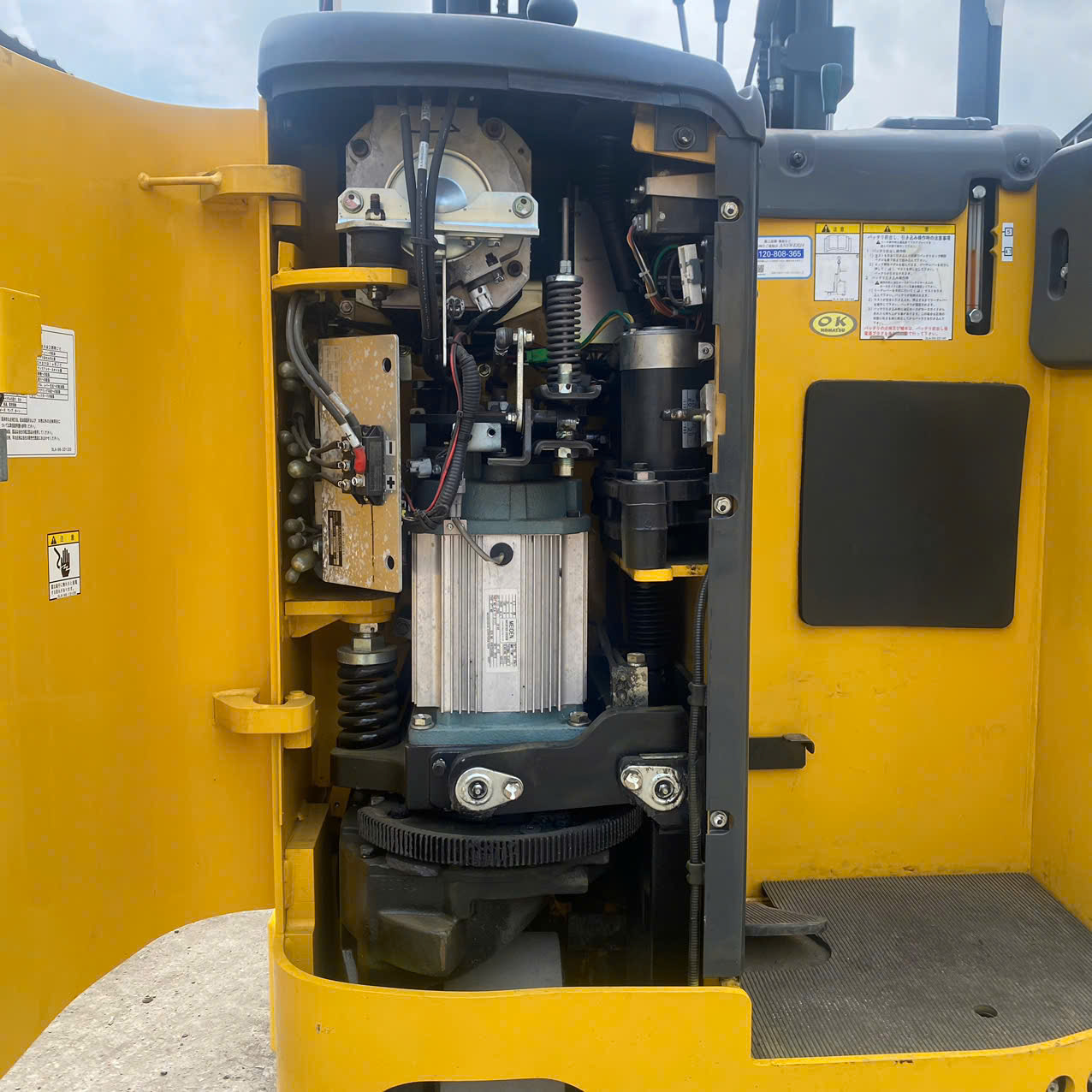 Xe nâng điện Komatsu FB15RW-15#158231 - Ảnh 13