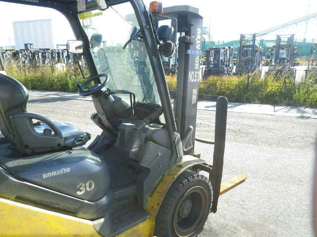 Xe nâng dầu Komatsu 3 tấn FD30T-17#319594 - Ảnh 8