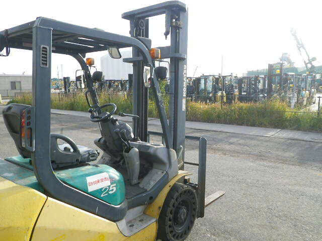 Xe nâng dầu Komatsu 2.5 Tấn #747717 - Ảnh 3