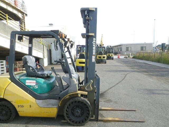 Xe nâng dầu Komatsu 2.5 Tấn #747717 - Ảnh 9