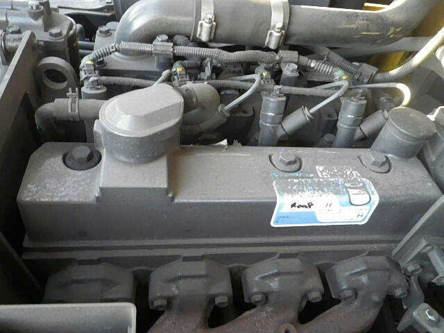 Xe nâng dầu Komatsu FH45-1 # 139045 - Ảnh 9