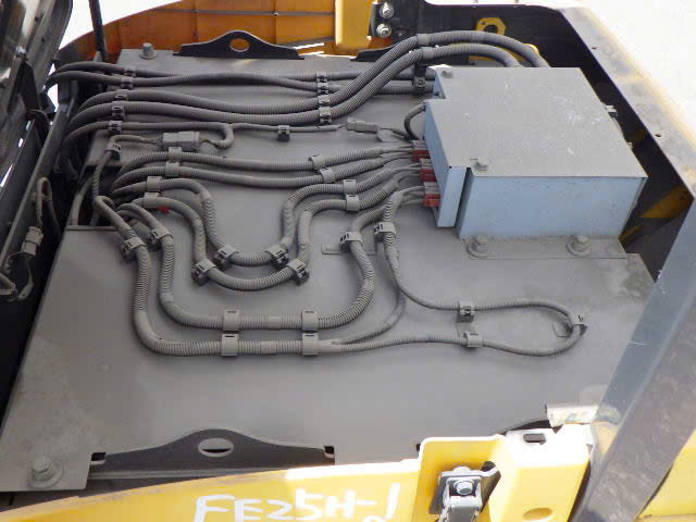 Xe nâng điện Komatsu FE25-1#309136 - Ảnh 9