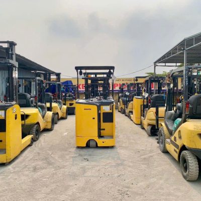 xe nâng điện đứng lái