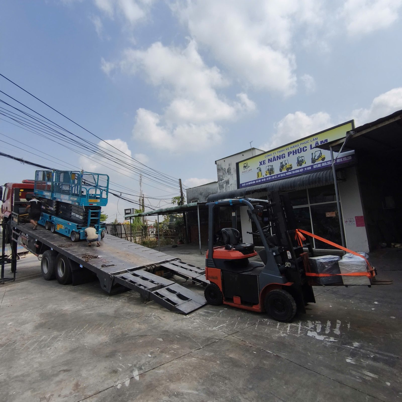 Giao xe nâng điện Toyota 7FB15 cho khách hàng tại Bình Phước