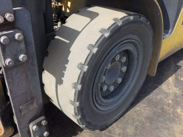 Xe nâng dầu 4.0 tấn Komatsu FH40-2 serial 141153 - Ảnh 10