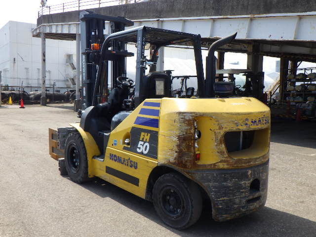 Xe nâng dầu 5.0 tấn Komatsu FH50-2 serial 141903 - Ảnh 5