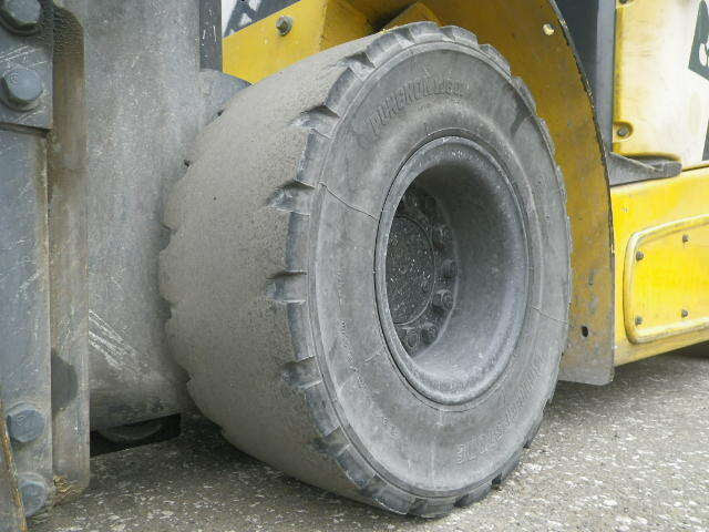 Xe nâng điện 2.0 tấn Komatsu FB20-12 serial 101587 - Ảnh 8