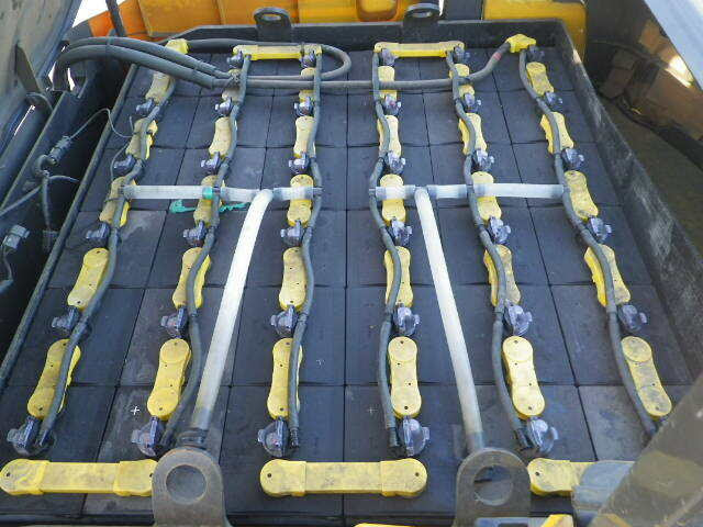 Xe nâng điện 2.5 tấn Komatsu FB25-12 serial 100181 - Ảnh 11