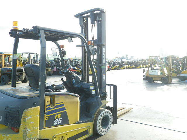 Xe nâng điện 2.5 tấn Komatsu FB25-12 serial 100181 - Ảnh 7