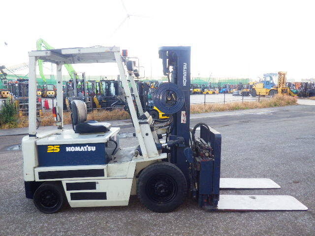 Xe nâng điện 2.5 tấn Komatsu FB25-3 serial 13283 - Ảnh 7
