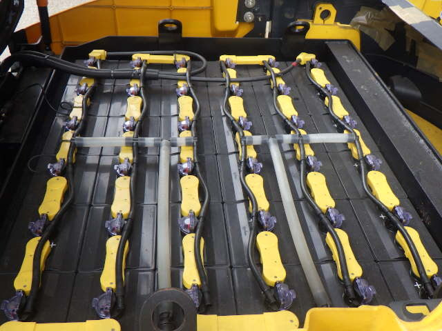 Xe nâng điện 2.5 tấn Komatsu FB25-12 serial 103037 - Ảnh 8