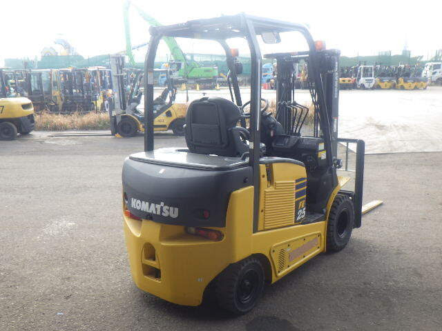 Xe nâng điện 2.5 tấn Komatsu FE25-1 serial 301210 - Ảnh 4
