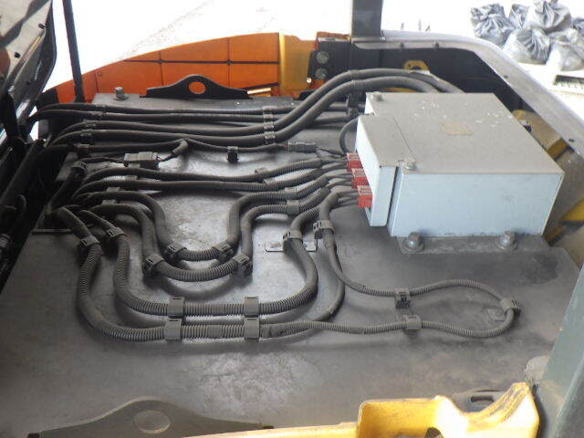 Xe nâng điện 2.5 tấn Komatsu FE25-1 serial 303613 - Ảnh 10