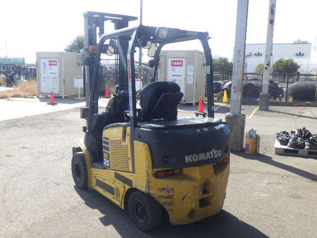 Xe nâng điện 2.5 tấn Komatsu FE25-1 serial 303833 - Ảnh 5