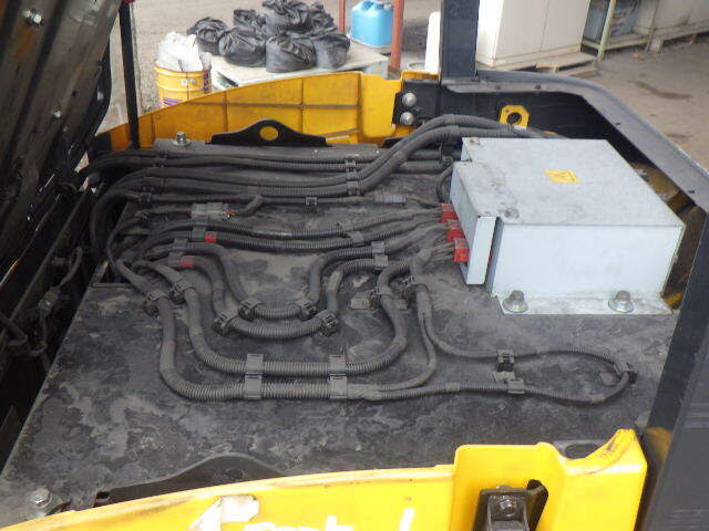 Xe nâng điện 2.5 tấn Komatsu FE25-1 serial 305562 - Ảnh 13