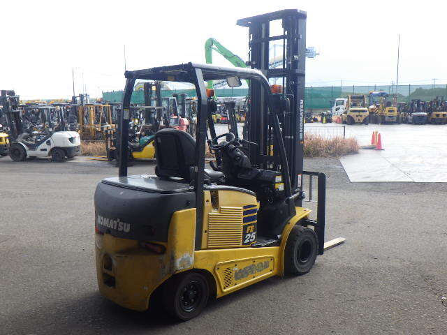 Xe nâng điện 2.5 tấn Komatsu FE25-1 serial 306239 - Ảnh 4