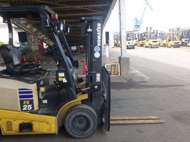 Xe nâng điện 2.5 tấn Komatsu FE25-1 serial 310035 - Ảnh 4
