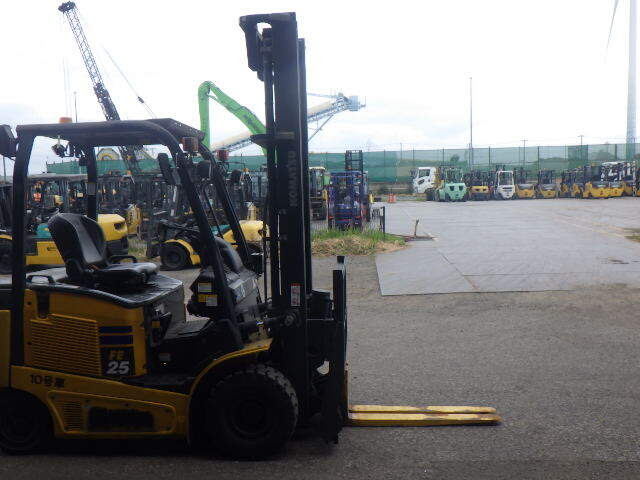 Xe nâng điện 2.5 tấn Komatsu FE25-1 serial 310329 - Ảnh 6