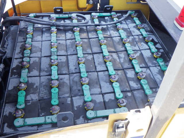 Xe nâng điện 3.0 tấn Komatsu FB30-12 serial 101239 - Ảnh 11