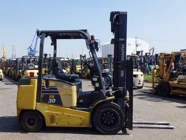 Xe nâng điện 3.0 tấn Komatsu FB30-12 serial 101239 - Ảnh 6