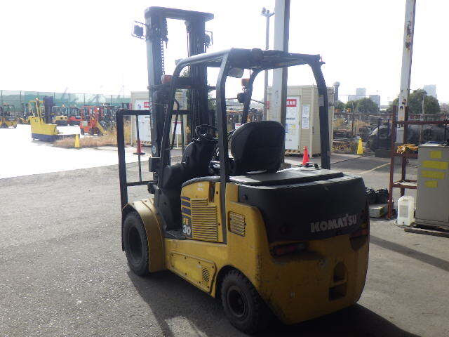 Xe nâng điện 3.0 tấn Komatsu FE30-1 serial 305371 - Ảnh 5