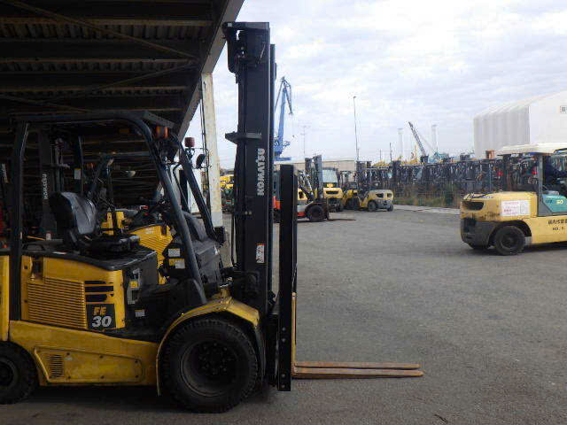 Xe nâng điện 3.0 tấn Komatsu FE30-1 serial 305371 - Ảnh 7
