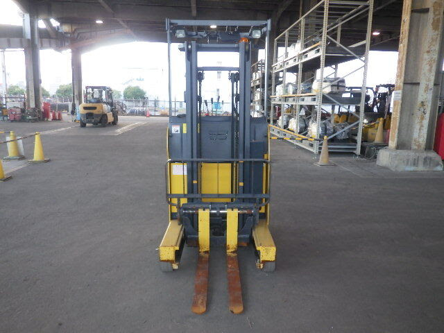 Xe nâng điện đứng lái 0.9 tấn Komatsu FB09RS-15 serial 158102 - Ảnh 5