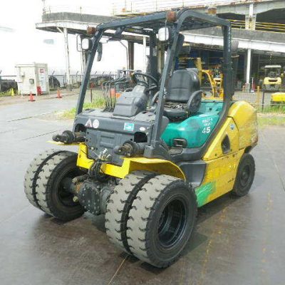 xenang-xe-nang-dau-komatsu-4-5-tan-fd45t-10-seri-134647-san-xuat-nam-2010-1.jpg