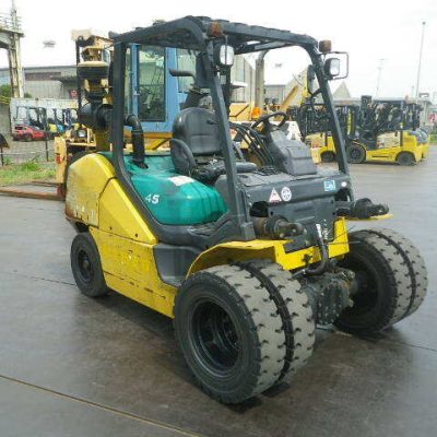 xenang-xe-nang-dau-komatsu-4-5-tan-fd45t-10-seri-134647-san-xuat-nam-2010-8-1.jpg
