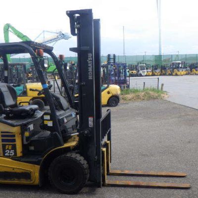 xenang-xe-nang-dien-2-5-tan-komatsu-fe25-1-serial-306745-6.jpg