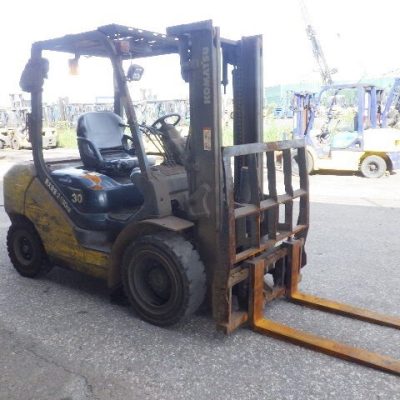 xenang-xe-nang-dau-komatsu-3-0-tan-fd30t-17-seri-323866-san-xuat-nam-2013-3-1.jpg